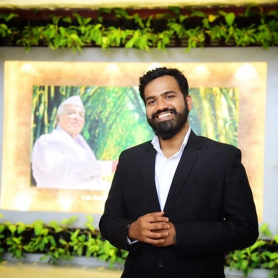 Mr. Moazzam Kapde